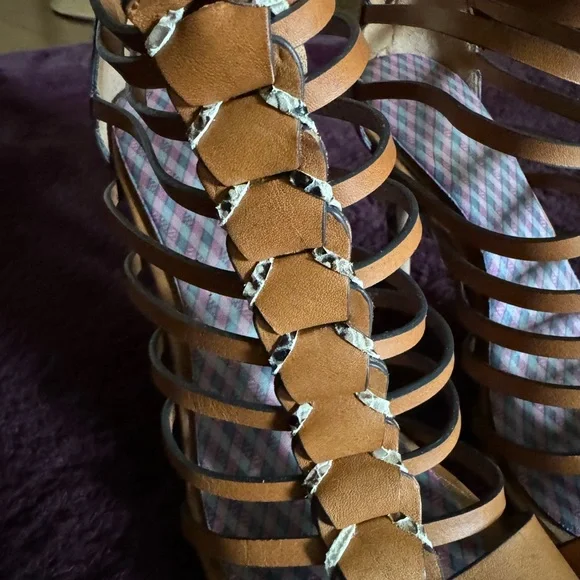 Coach Leather High Heels Stilettos size 7.5 Weave Top Zip Back - Picture 5 of 7